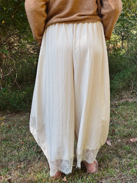 Della Lace Pants