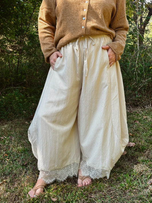Della Lace Pants